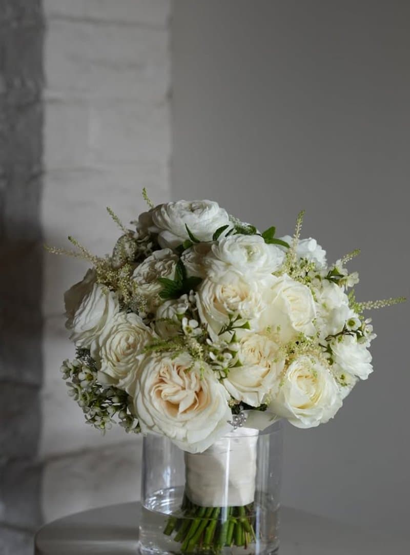 Garden Style Wedding Arrangements: Romantic, Lush & Organic